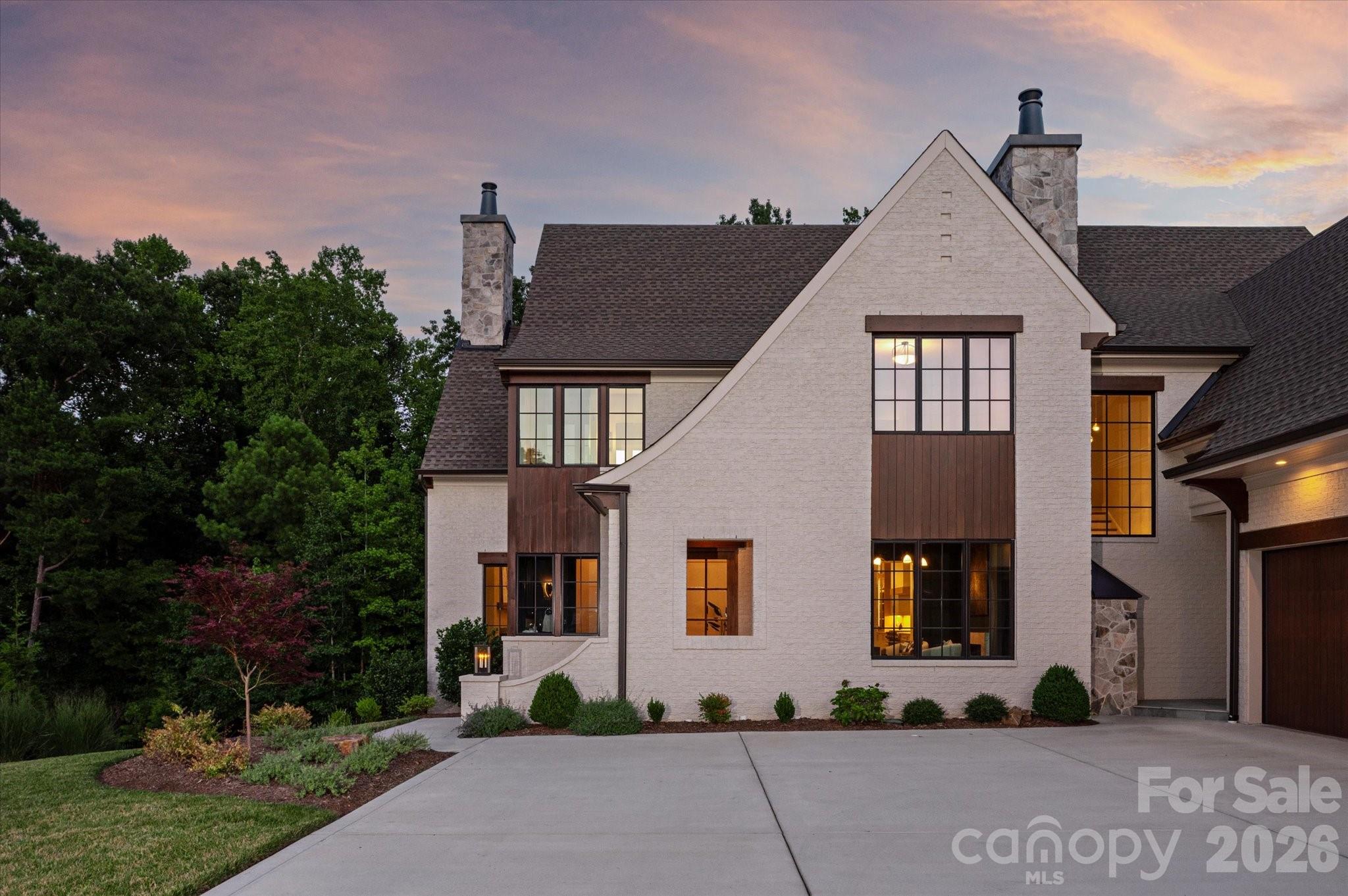 213 Crest Court