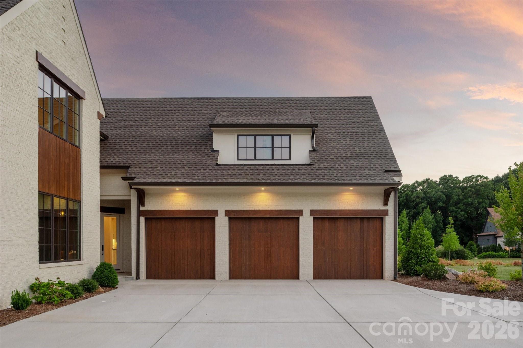 213 Crest Court