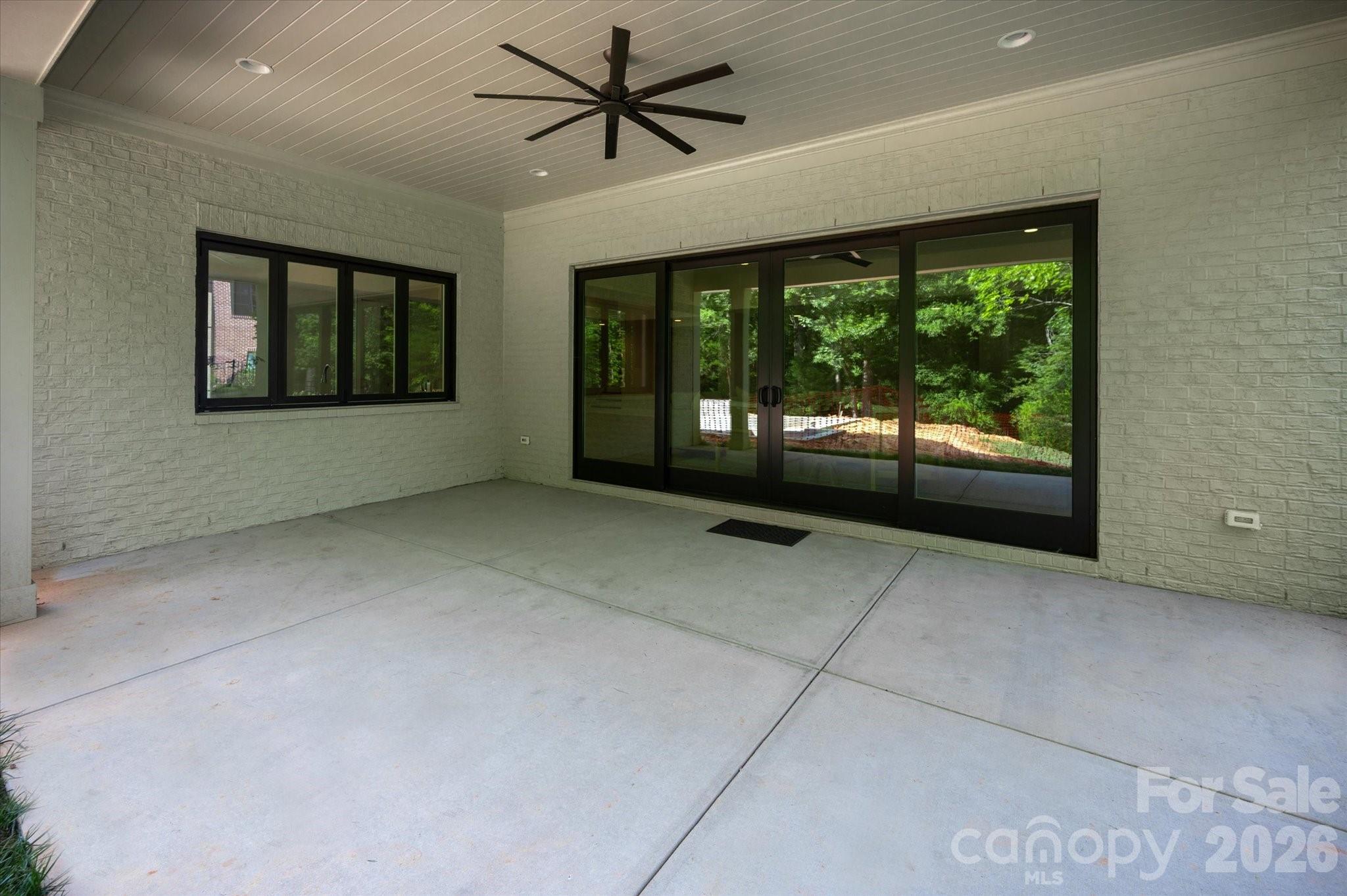 213 Crest Court