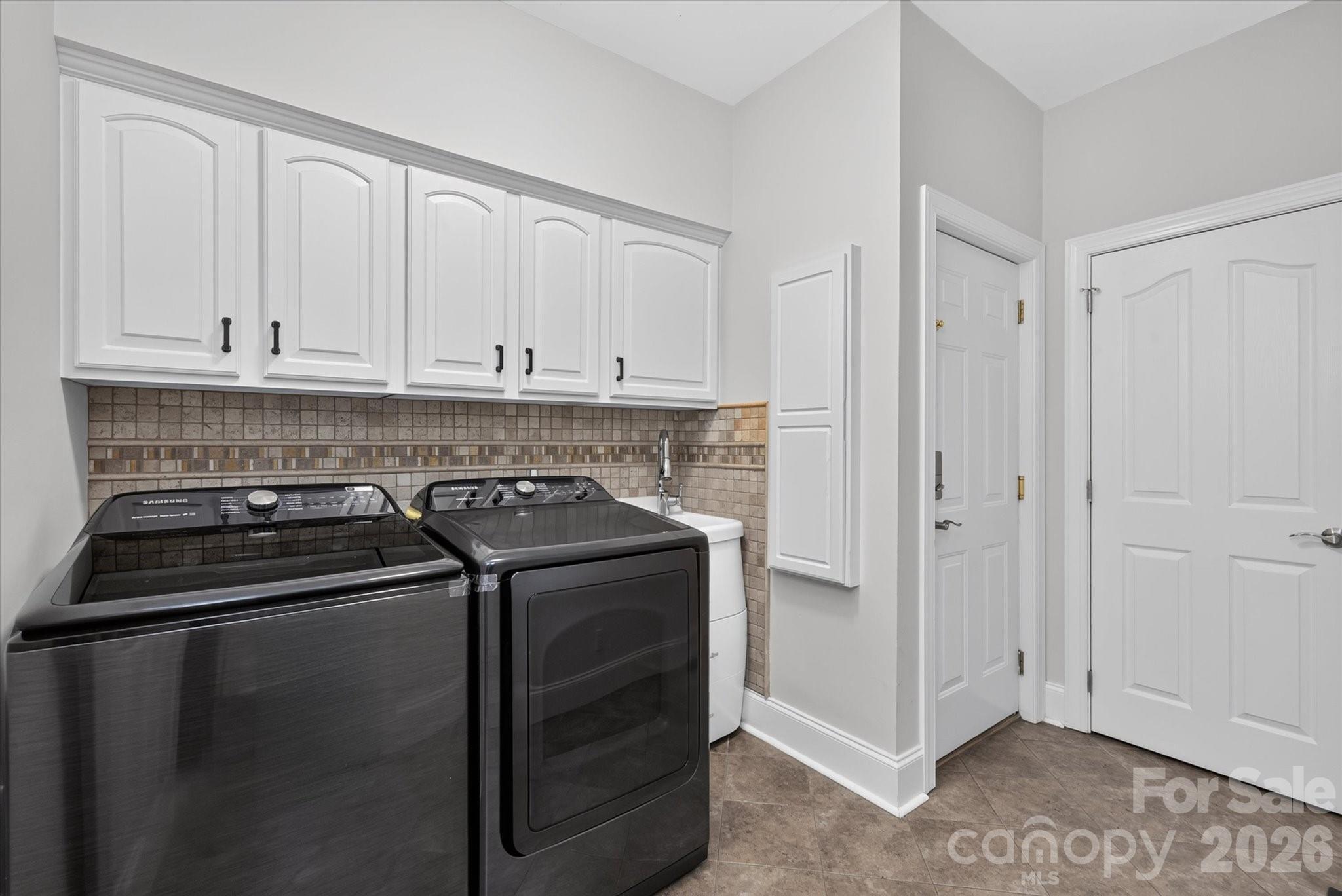 6605 Saunton Court