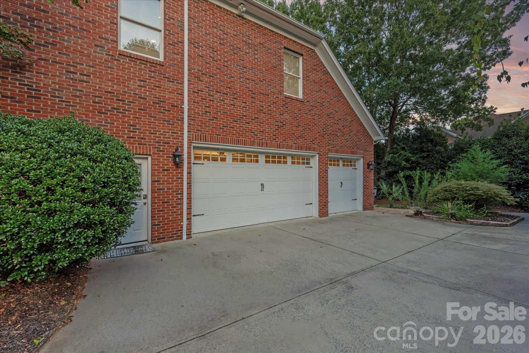 6605 Saunton Court