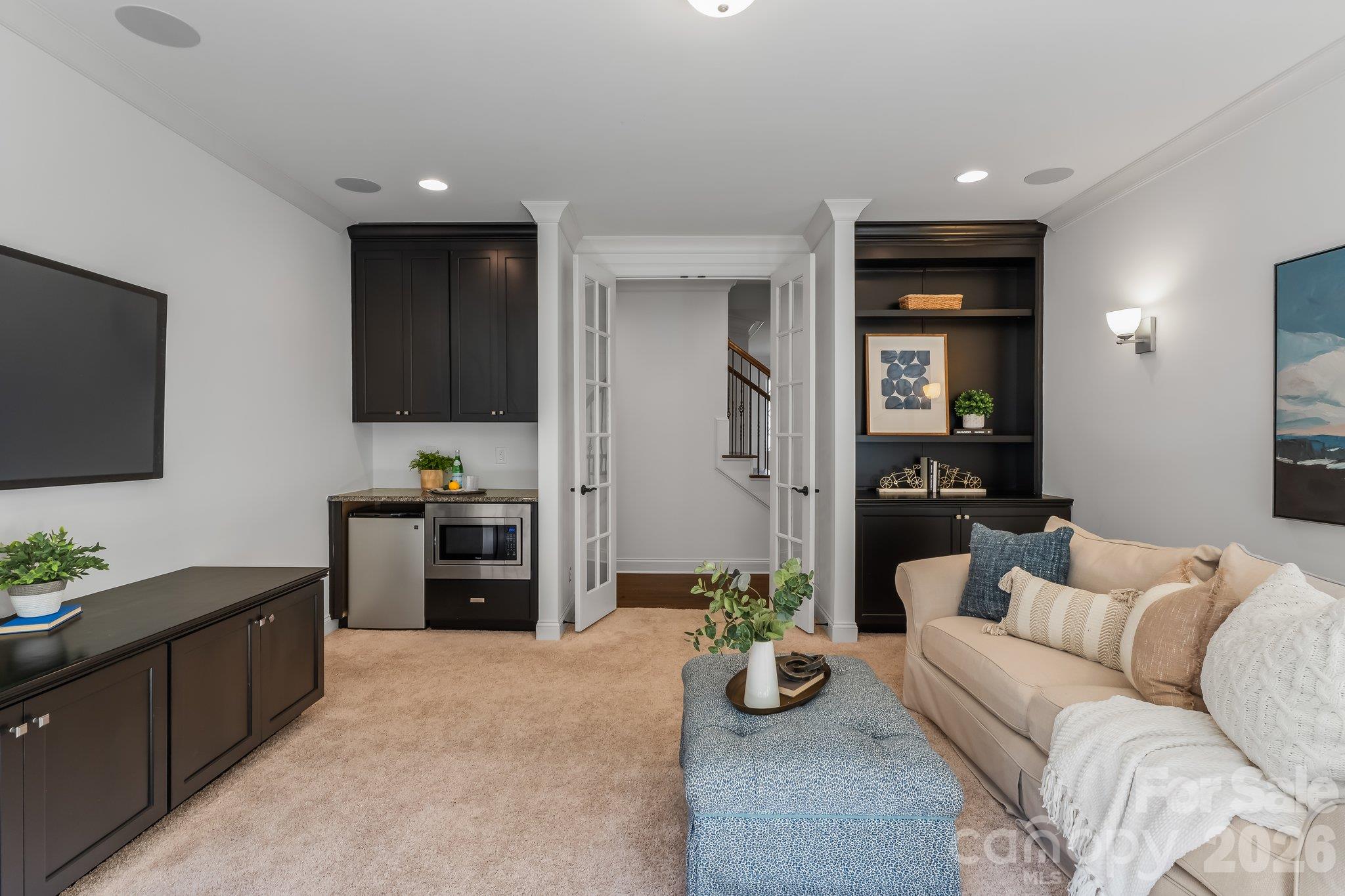 227 Glenmoor Drive