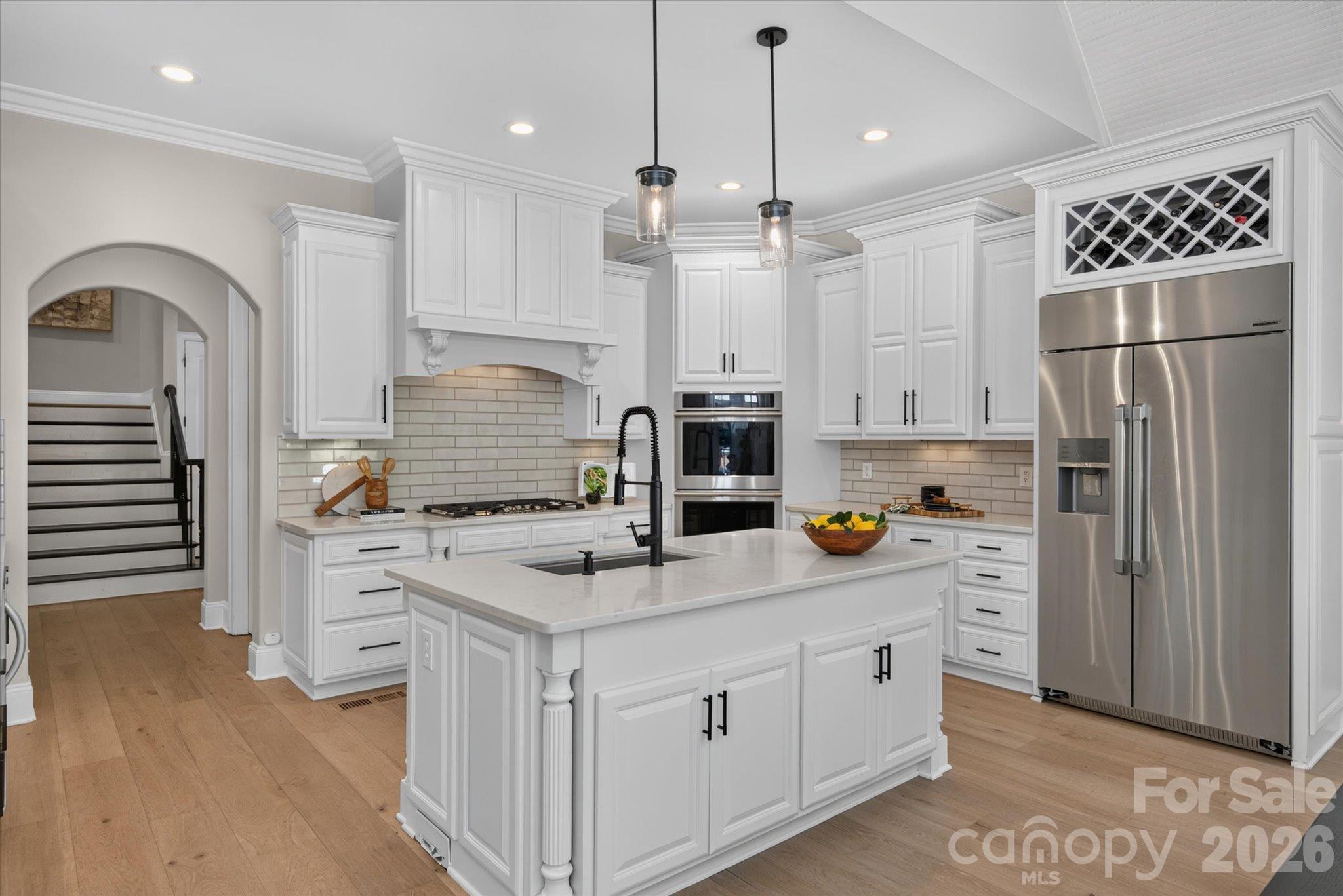 1617 Lookout Circle