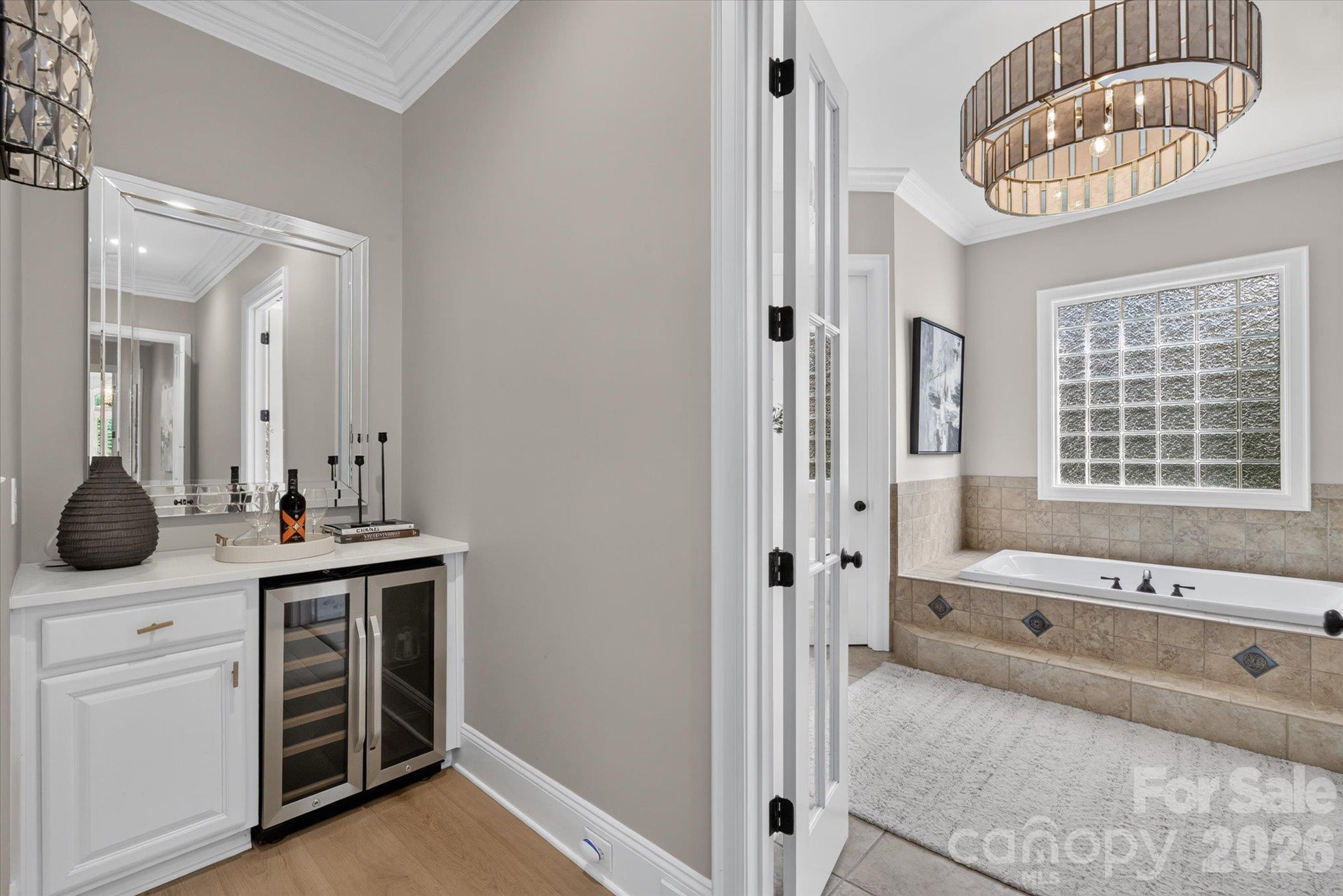 1617 Lookout Circle