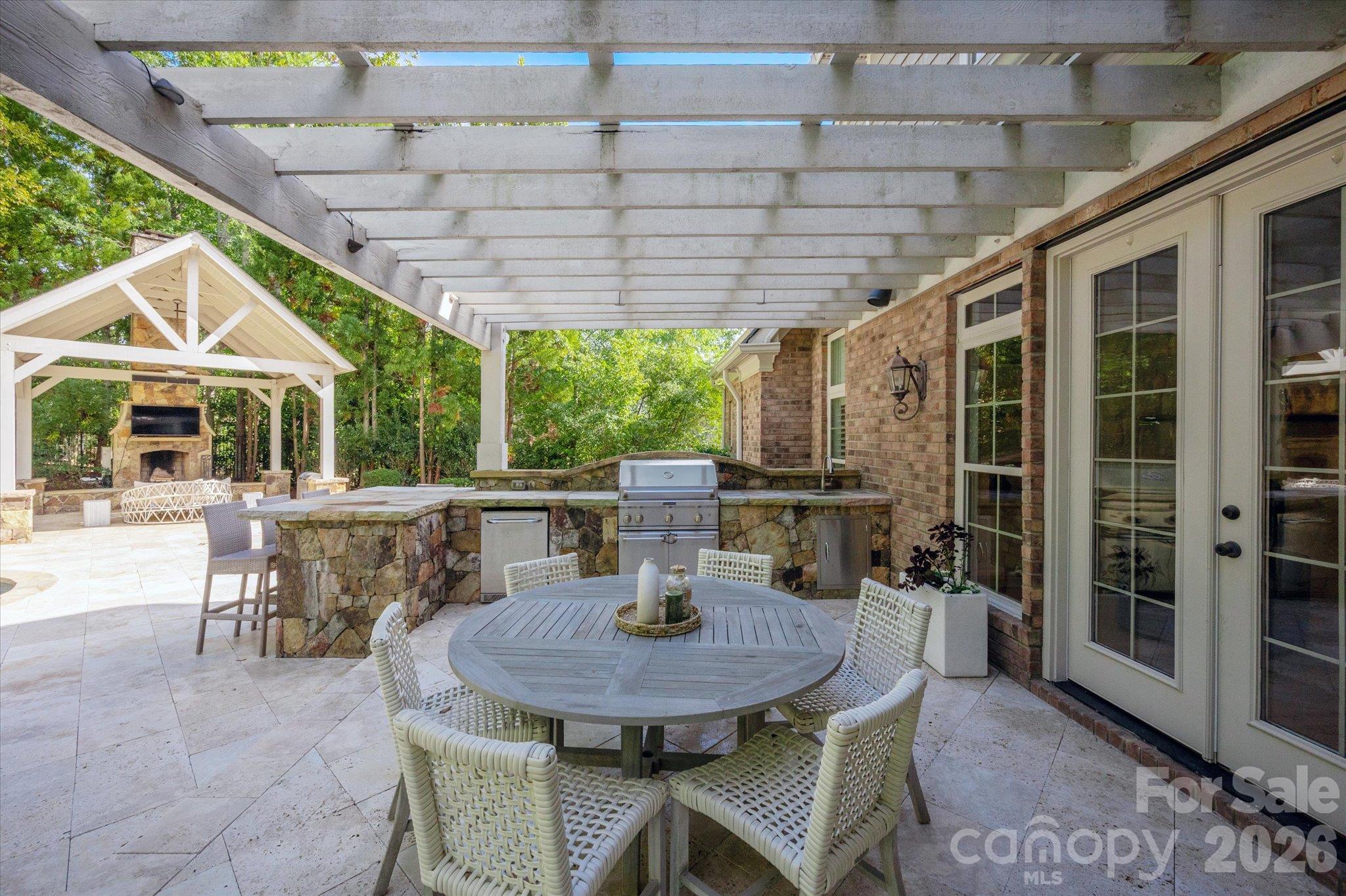 1617 Lookout Circle