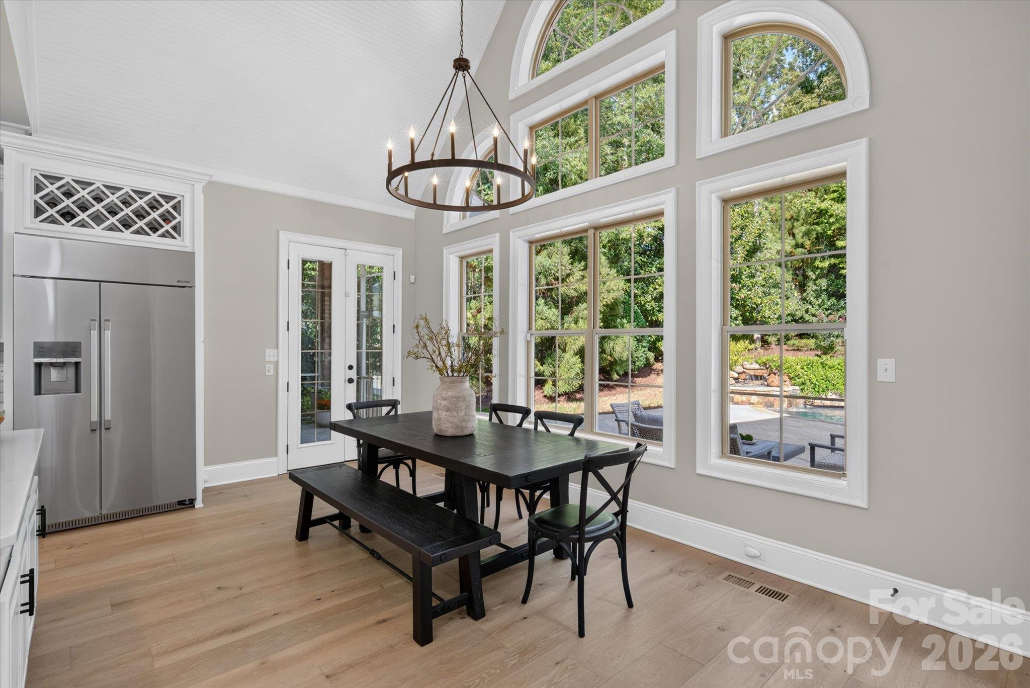 1617 Lookout Circle