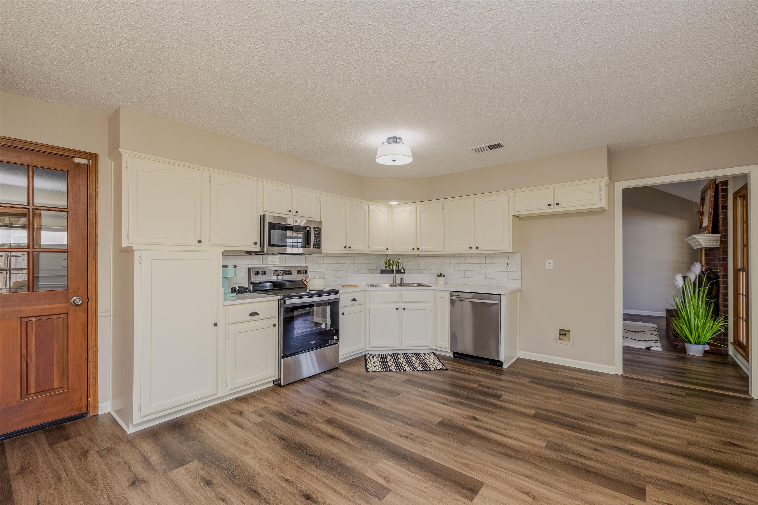 7848 WENTWORTH DR