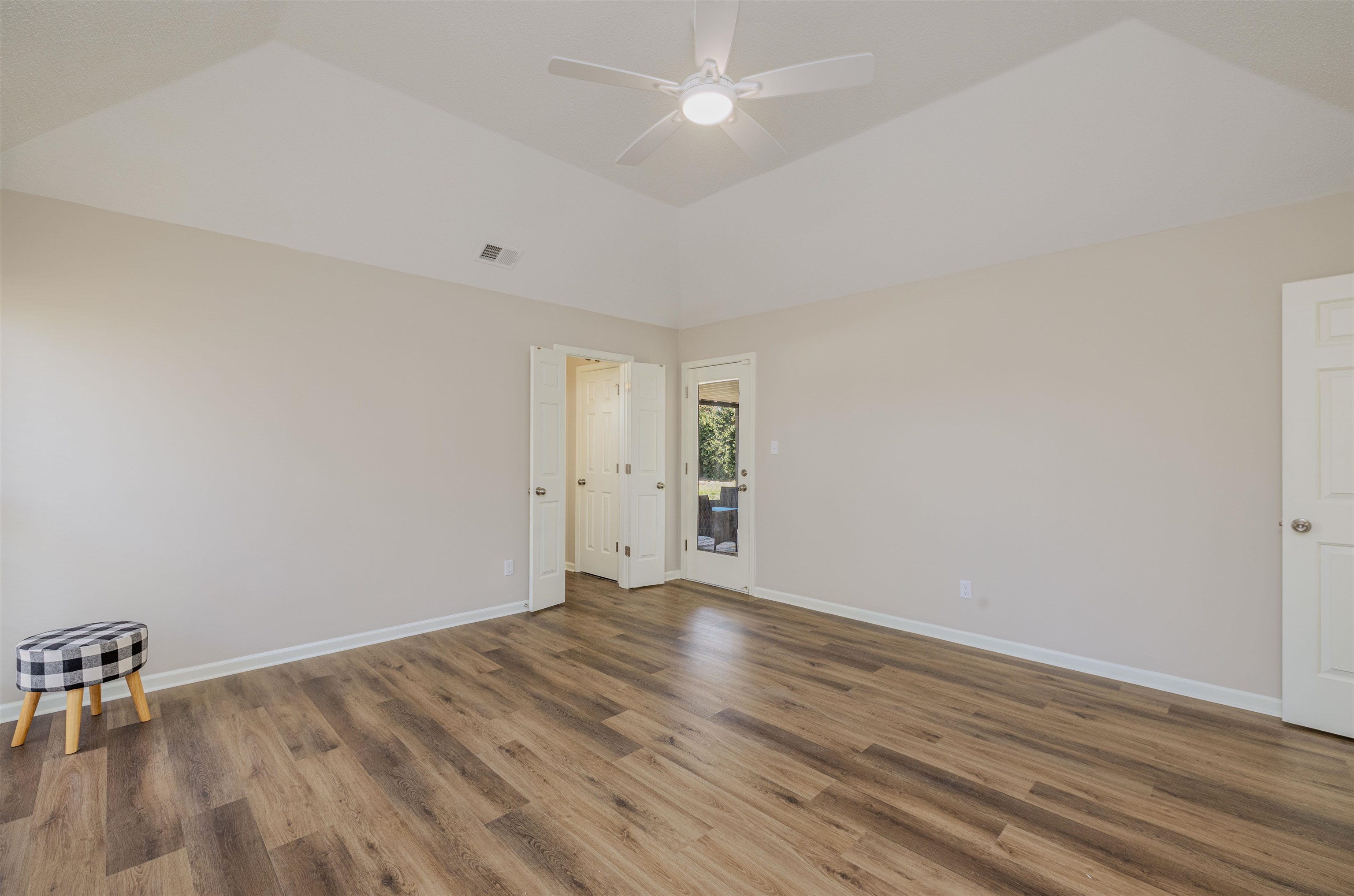 7848 WENTWORTH DR
