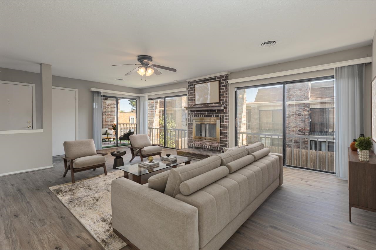 6586 S POPLAR WOODS CIR Unit: 4