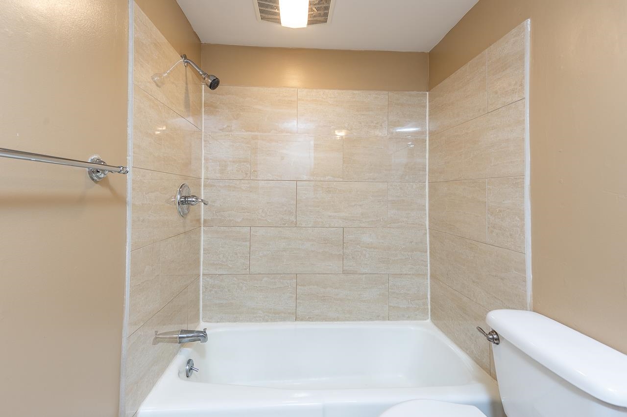 6586 S POPLAR WOODS CIR Unit: 4