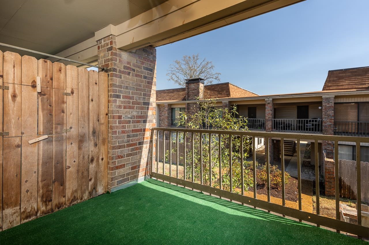 6586 S POPLAR WOODS CIR Unit: 4