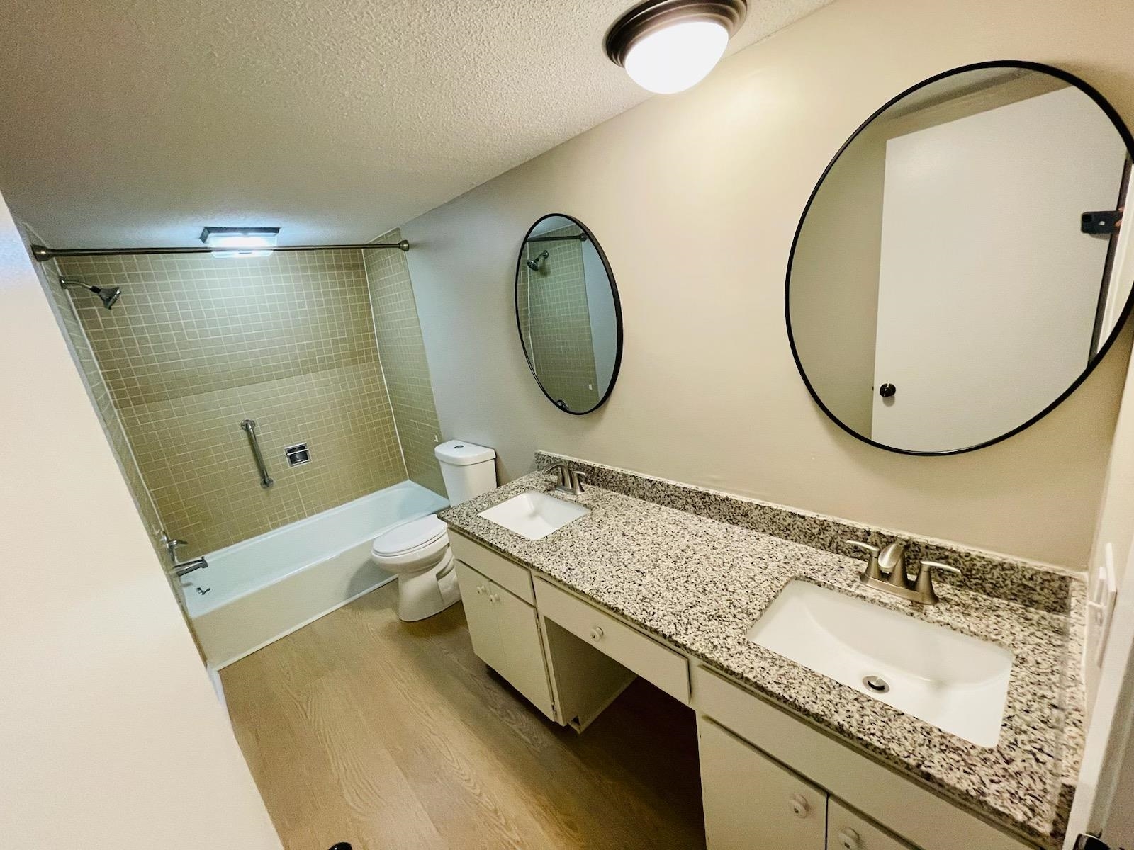 6605 POPLAR AVE Unit: 6605