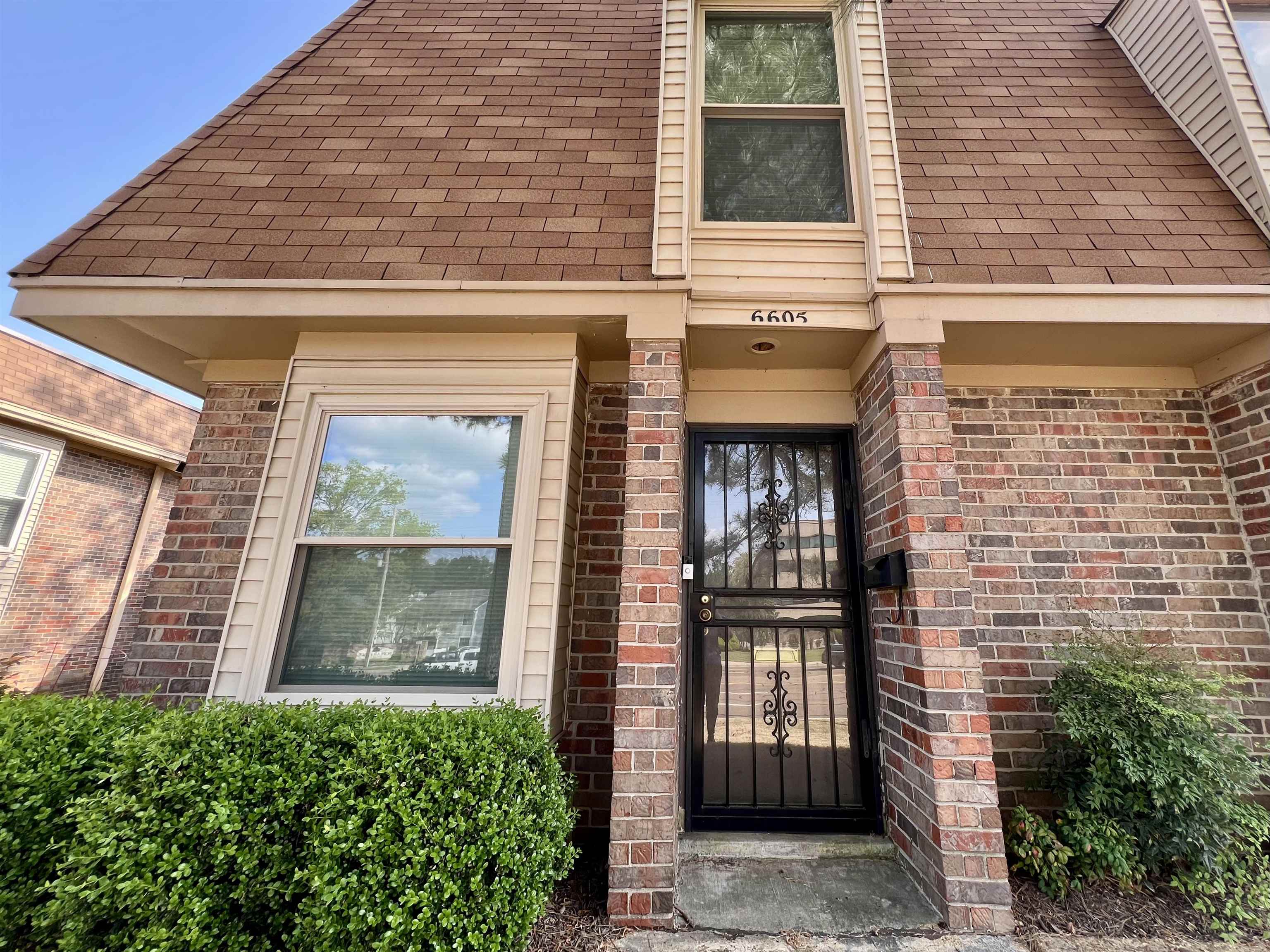 6605 POPLAR AVE Unit: 6605