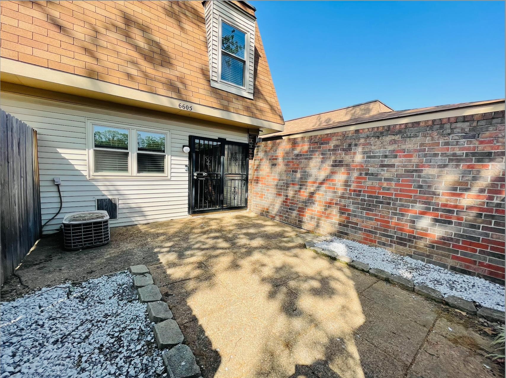 6605 POPLAR AVE Unit: 6605