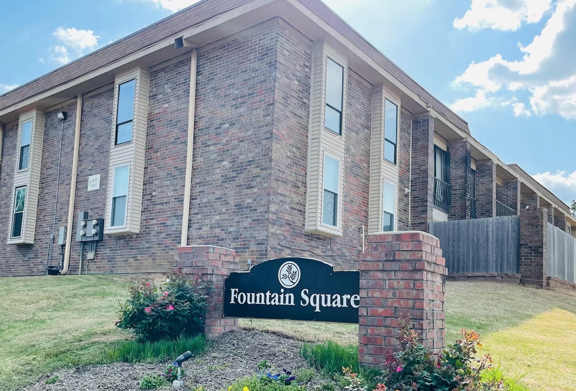 6605 POPLAR AVE Unit: 6605