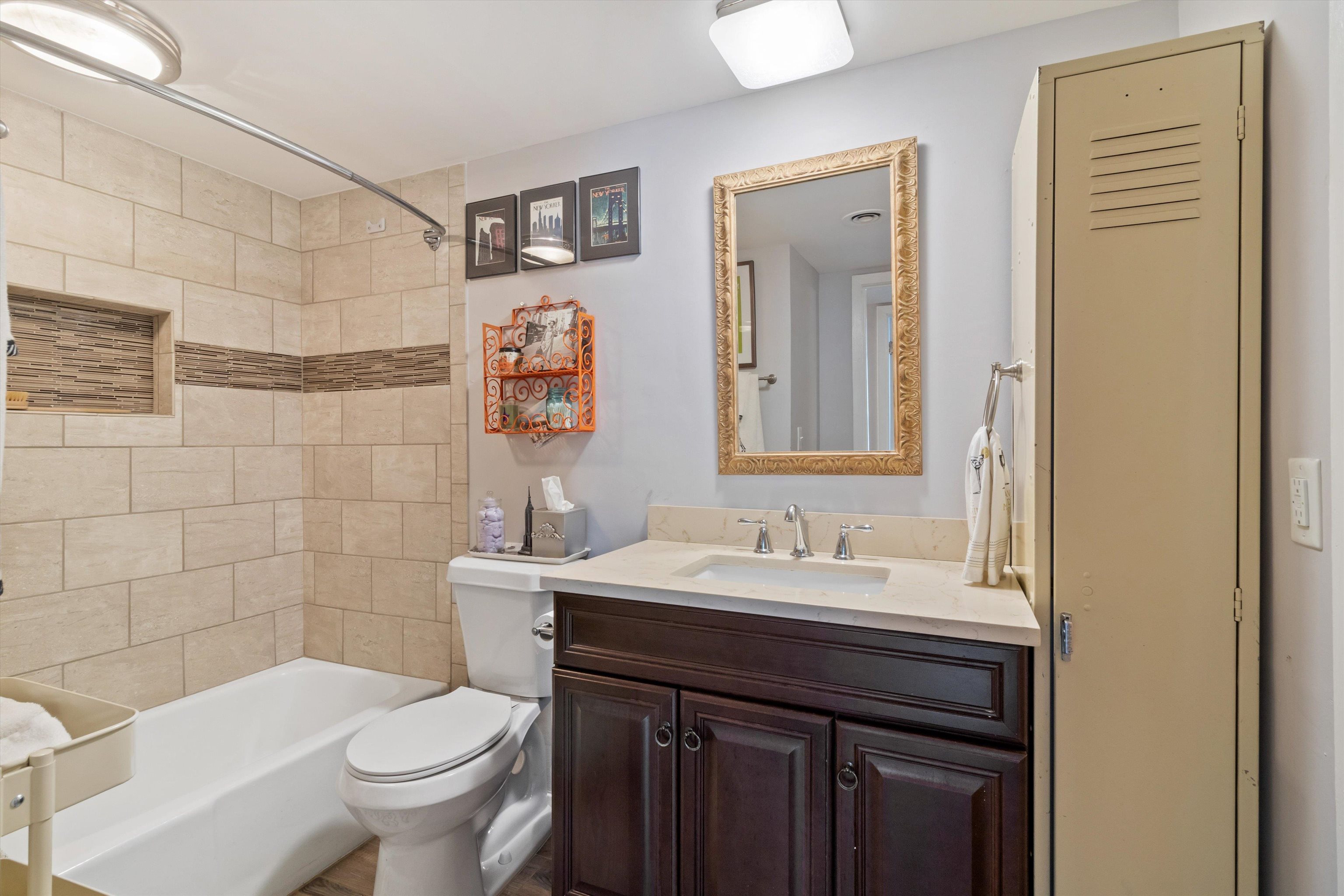6578 S POPLAR WOODS CIR S Unit: 1