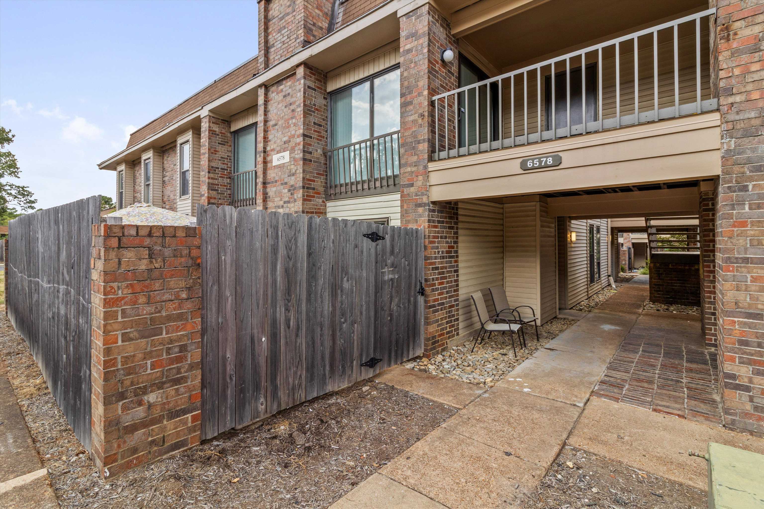 6578 S POPLAR WOODS CIR S Unit: 1