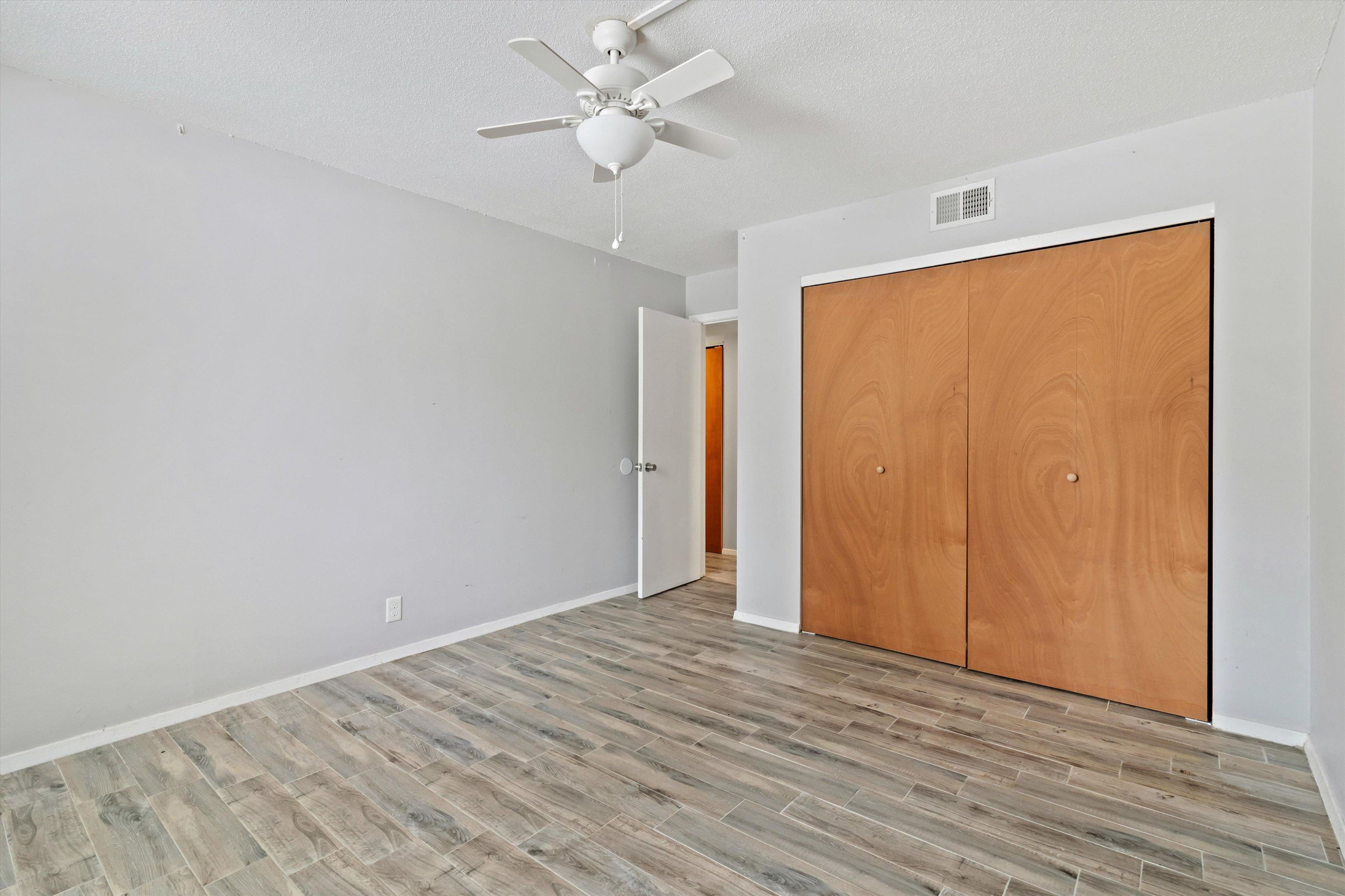 6578 S POPLAR WOODS CIR S Unit: 1