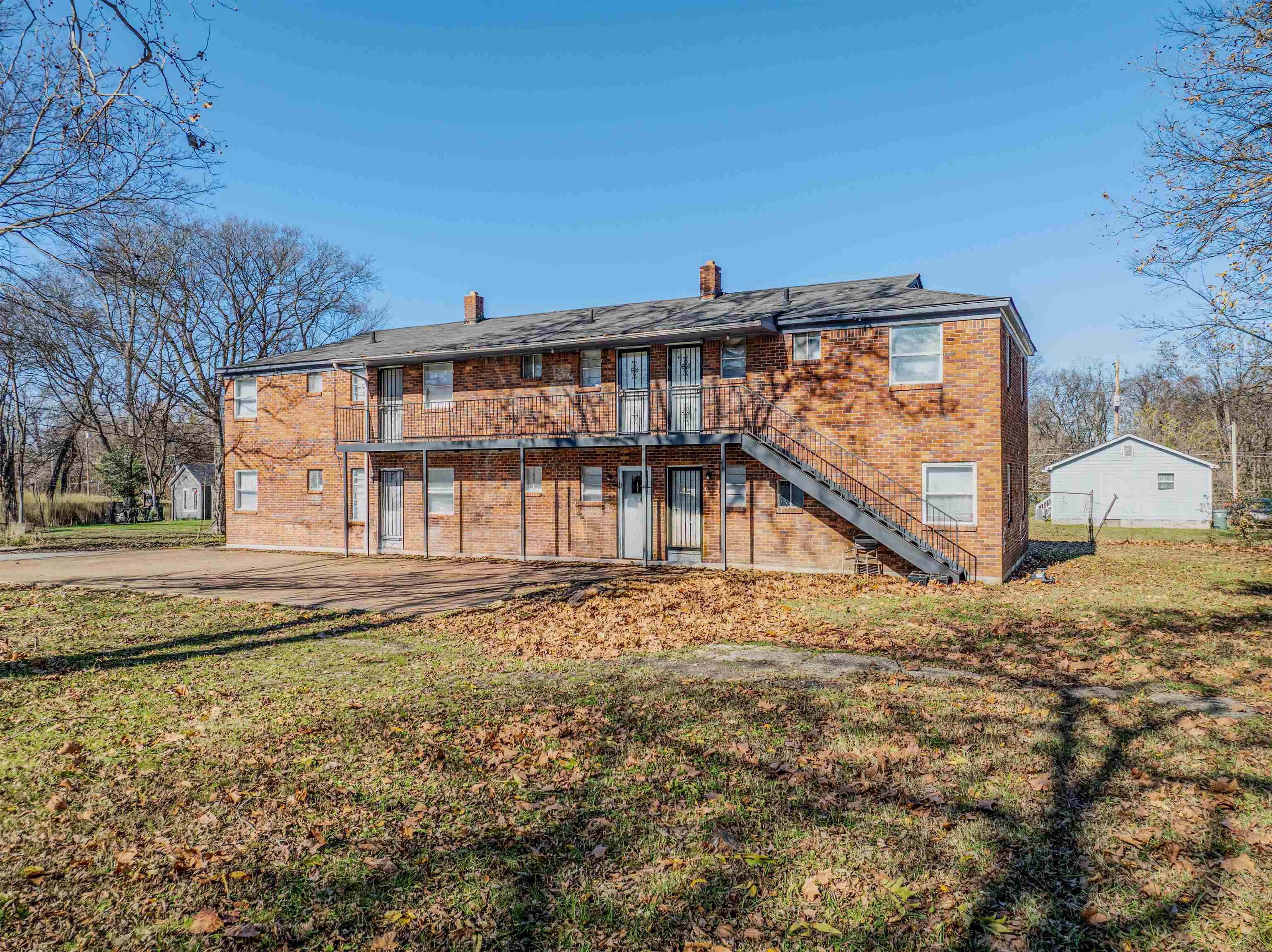 1304 HORACE ST
