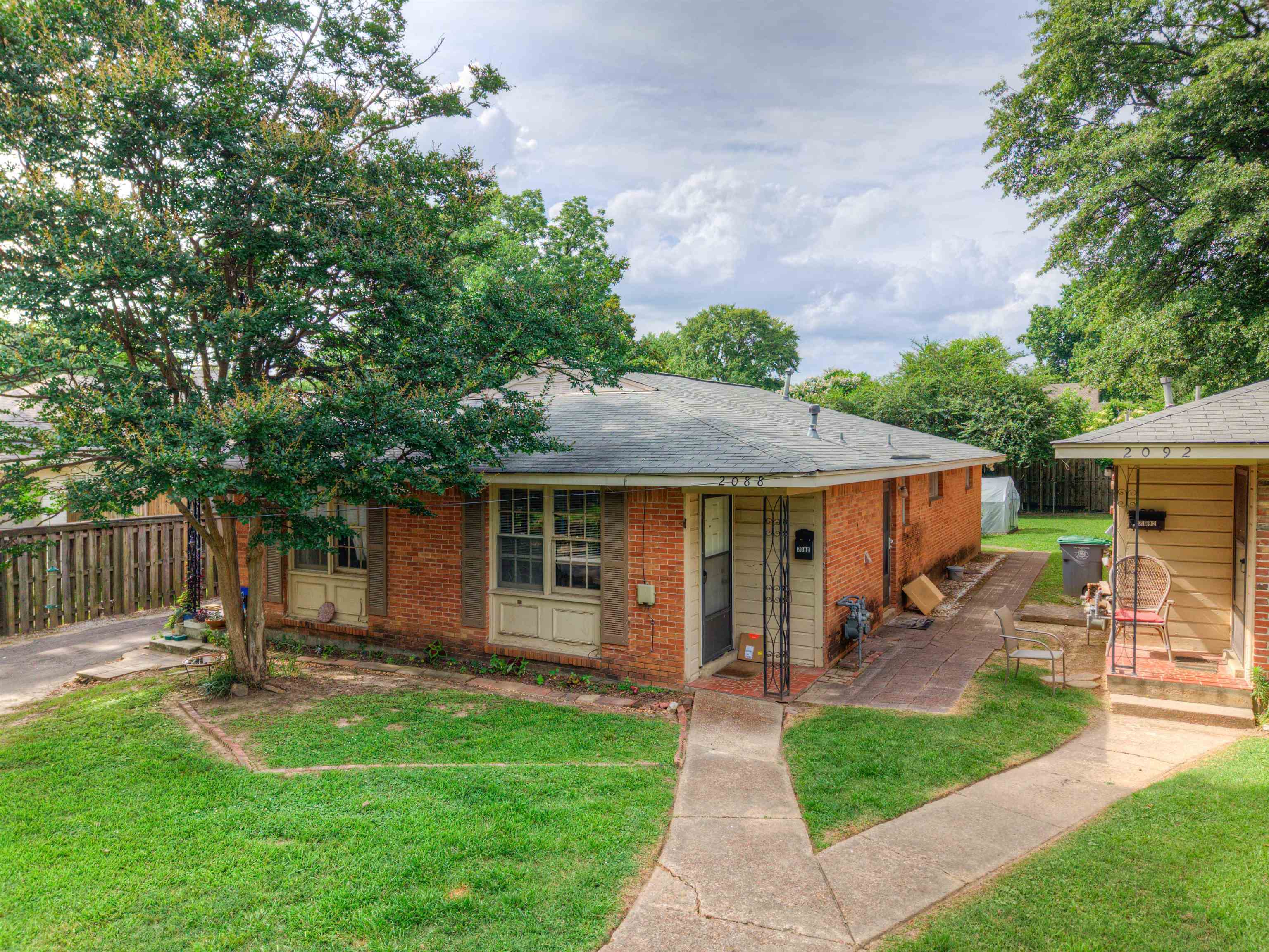 2086 HARBERT AVE