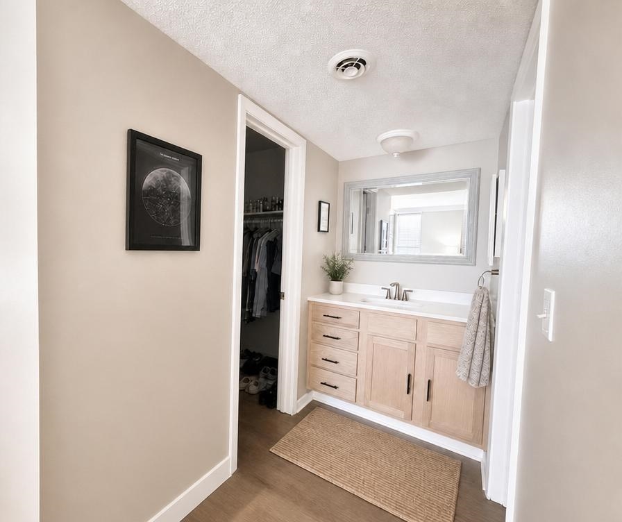 1860 W POPLAR WOODS CIR W Unit: 3