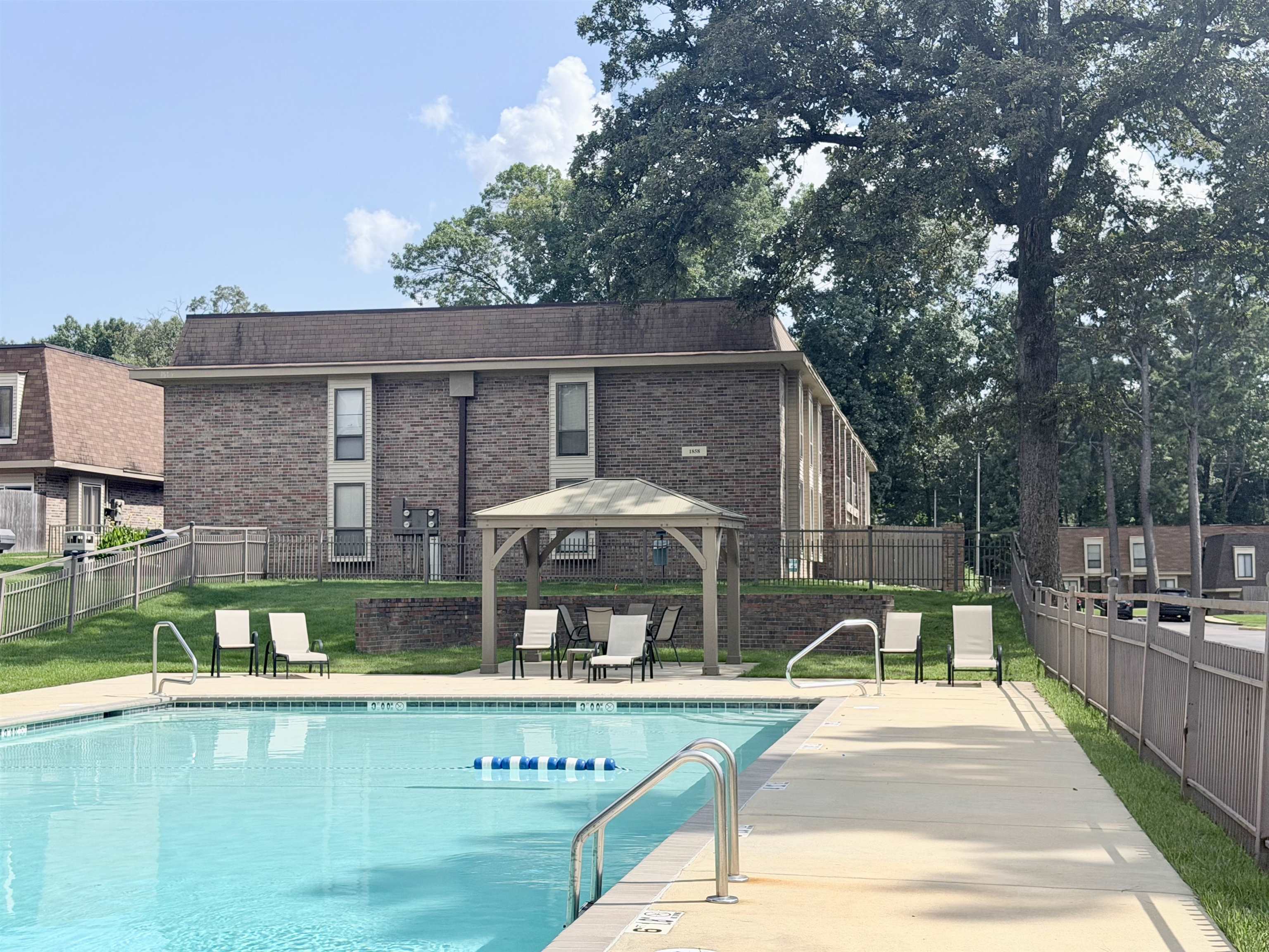 1860 W POPLAR WOODS CIR W Unit: 3