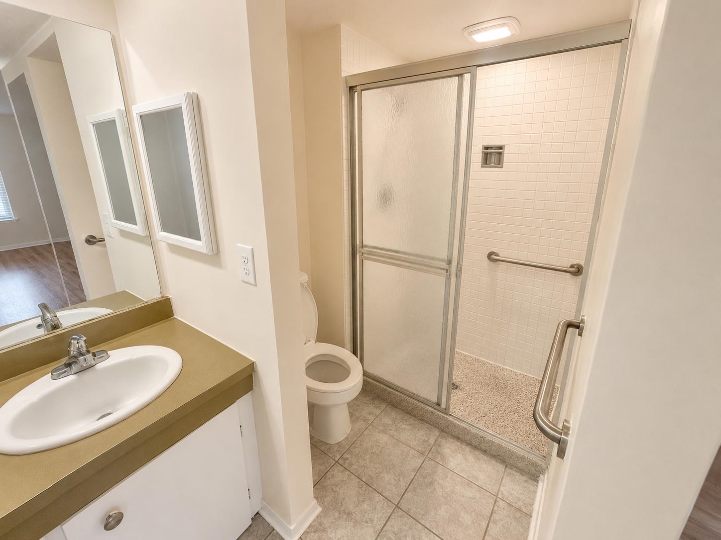 6588 S POPLAR WOODS CIR Unit: 1
