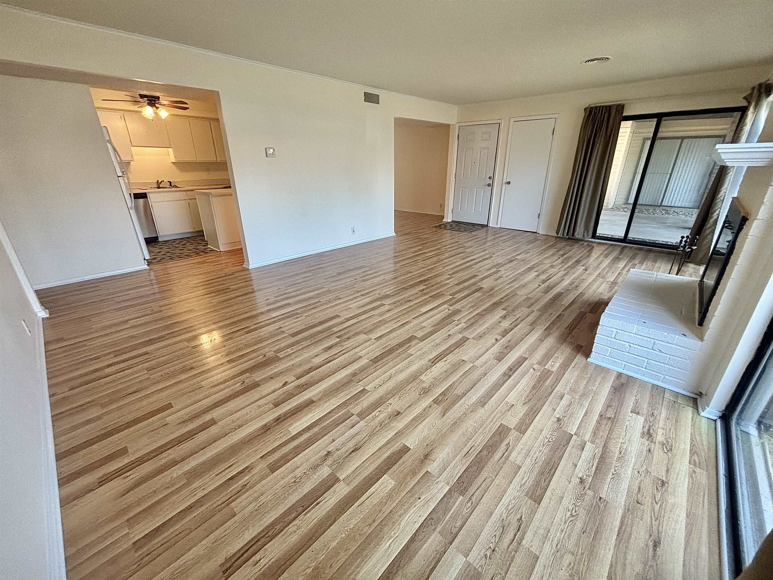 6588 S POPLAR WOODS CIR Unit: 1