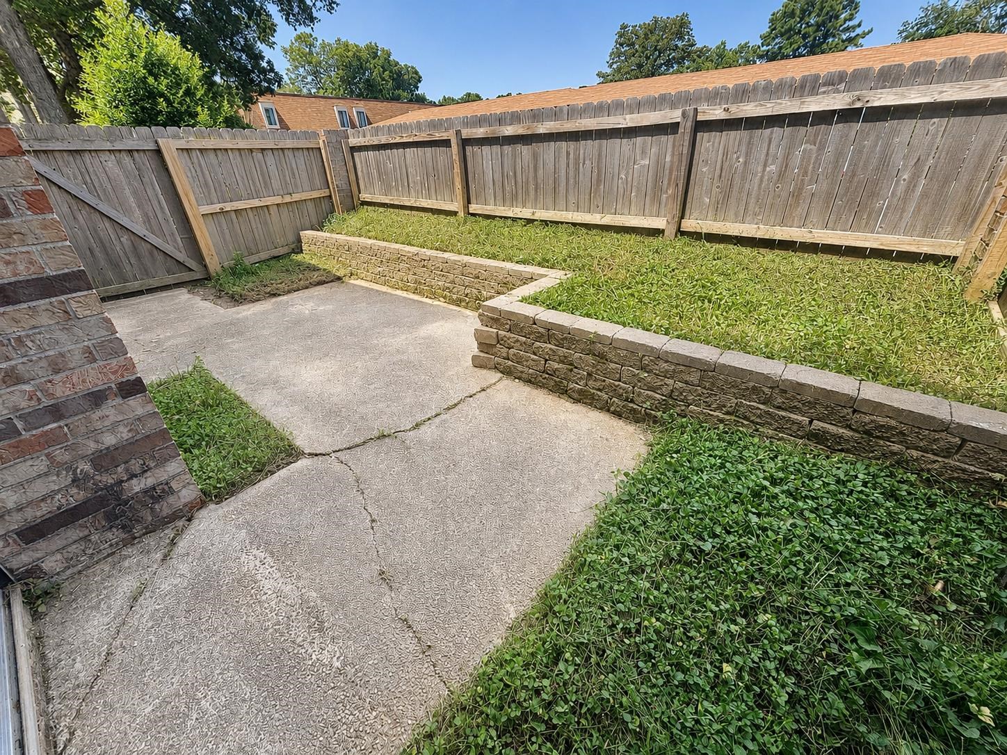 6588 S POPLAR WOODS CIR Unit: 1
