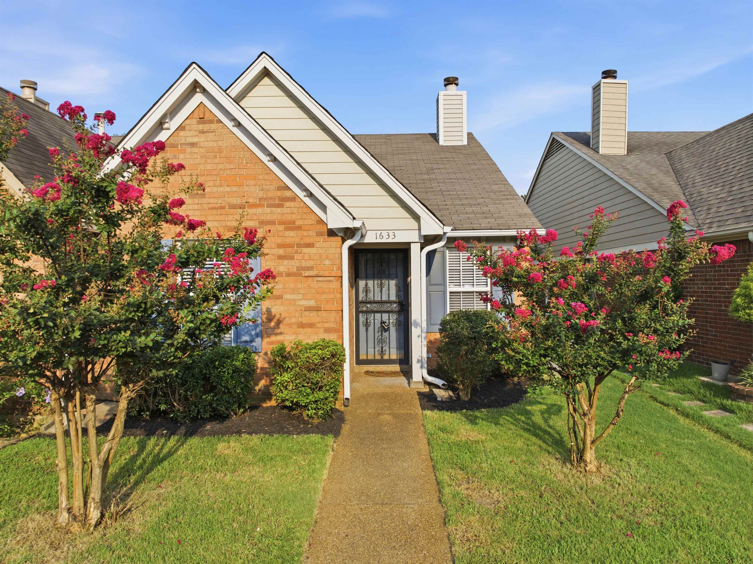 1633 BEAVER TRAIL DR