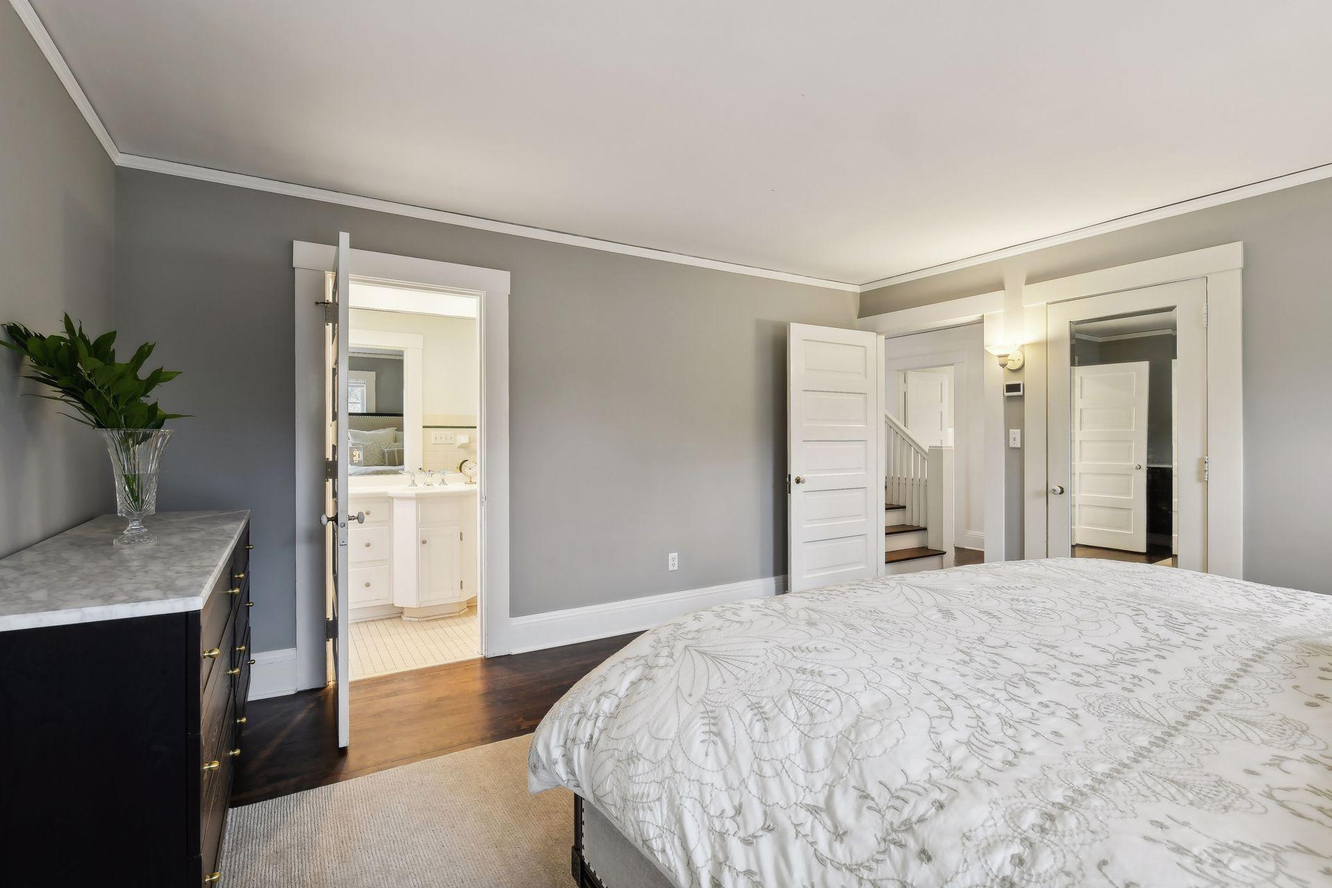 2322 Oliver Avenue S