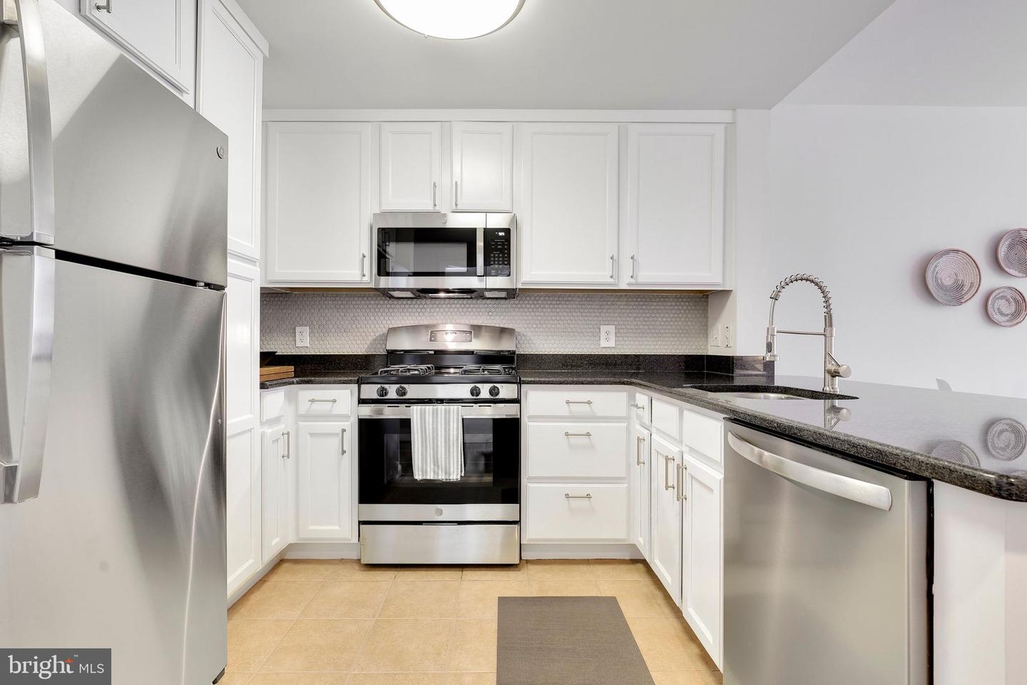 355 I Street SW Unit: S318