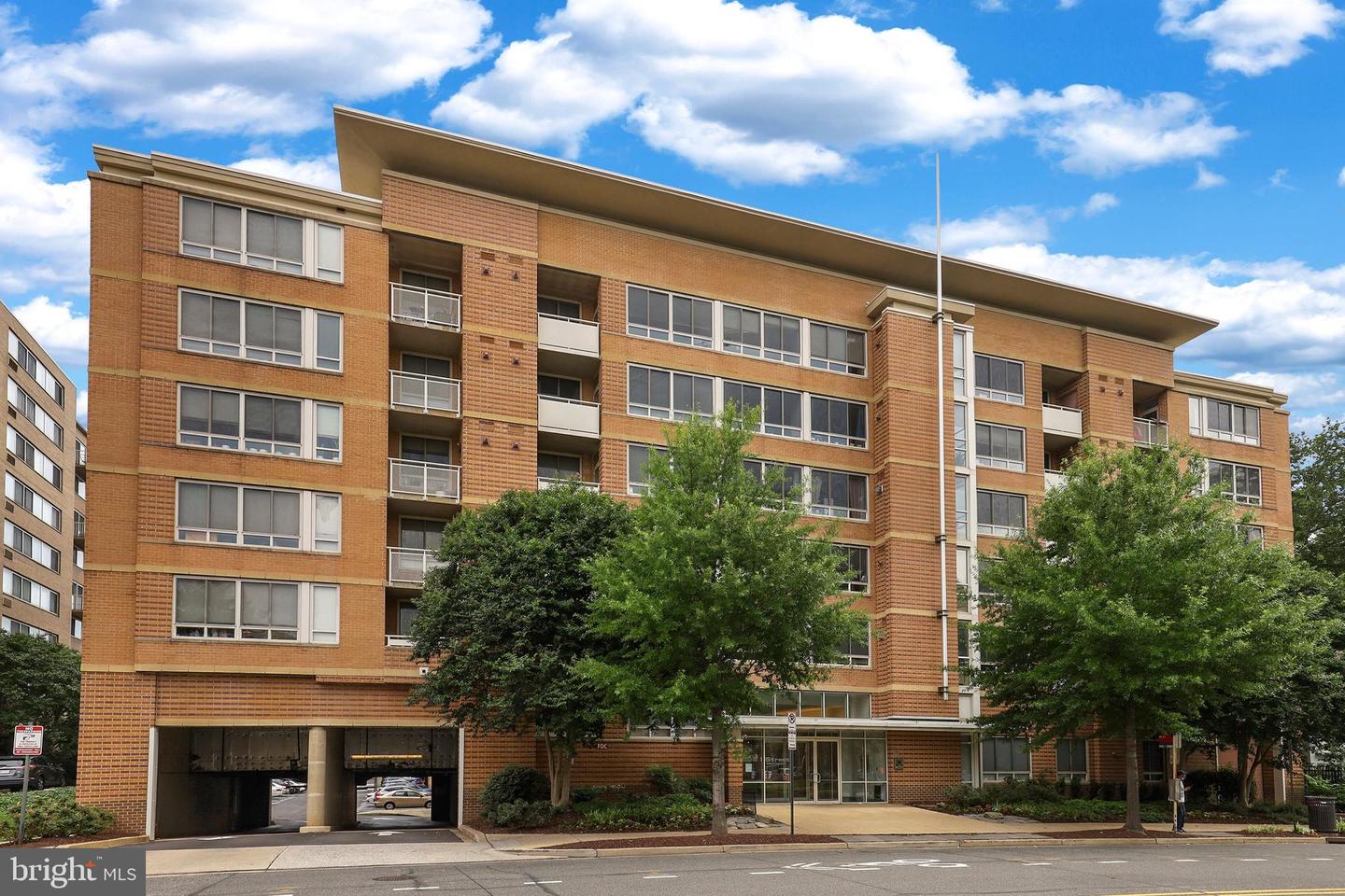 355 I Street SW Unit: S318