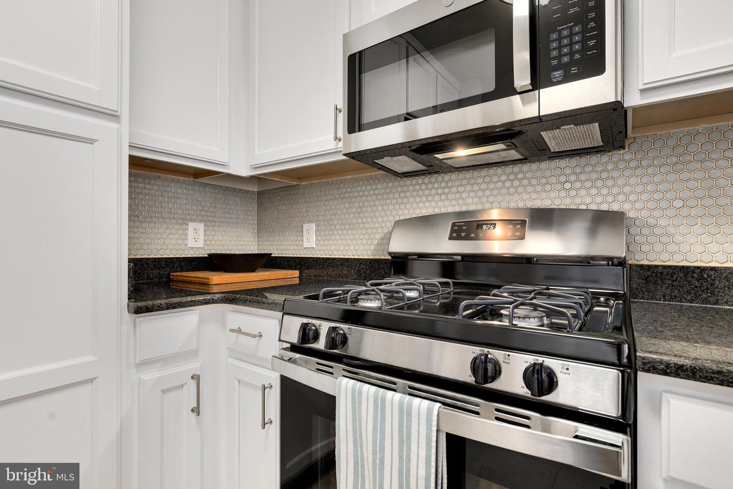 355 I Street SW Unit: S318
