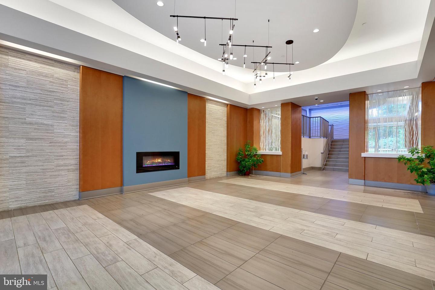 355 I Street SW Unit: S318