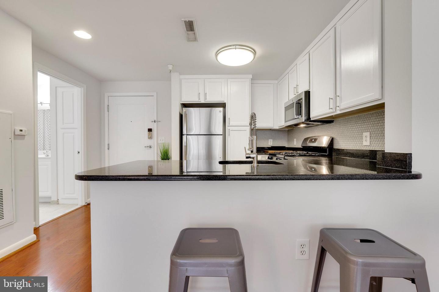 355 I Street SW Unit: S318