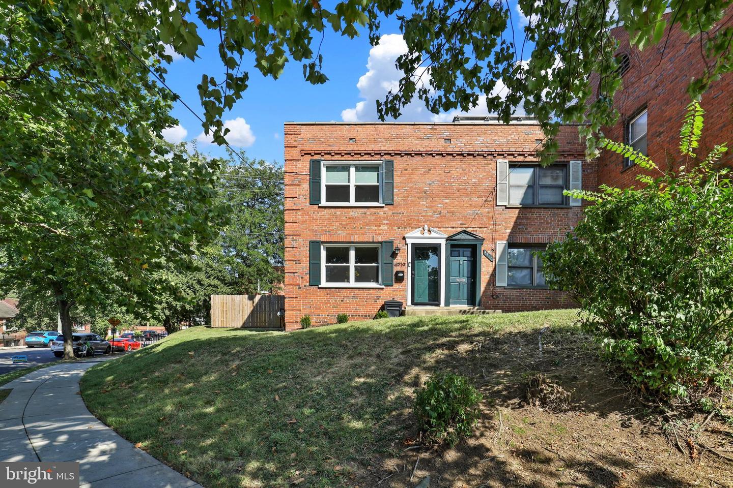 4919 Just Street NE
