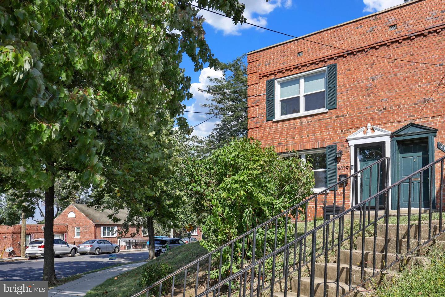 4919 Just Street NE