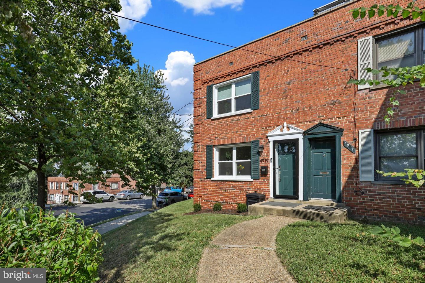 4919 Just Street NE