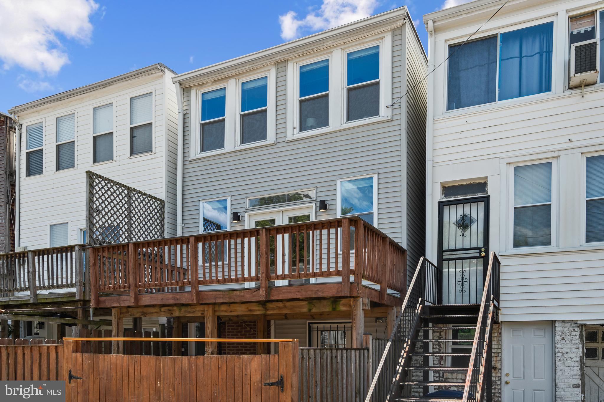 1120 Oates St NE