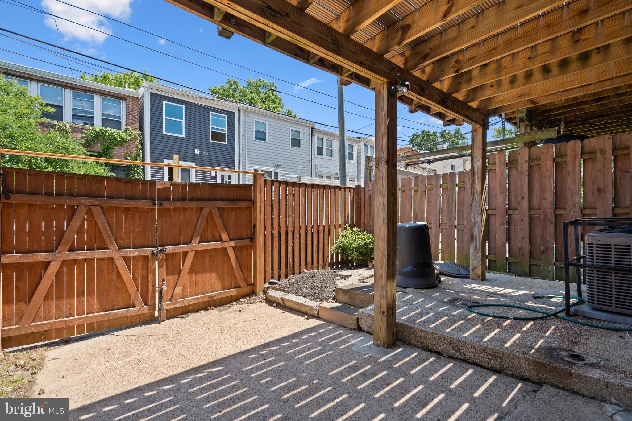 1120 Oates St NE