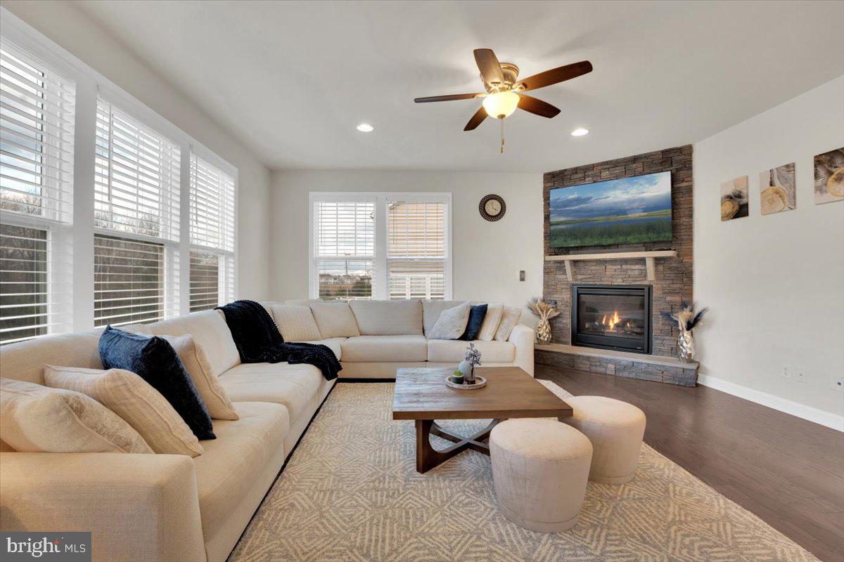 23823 Grayhaven Pl