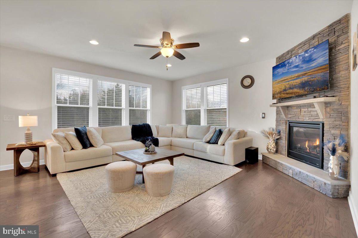 23823 Grayhaven Pl