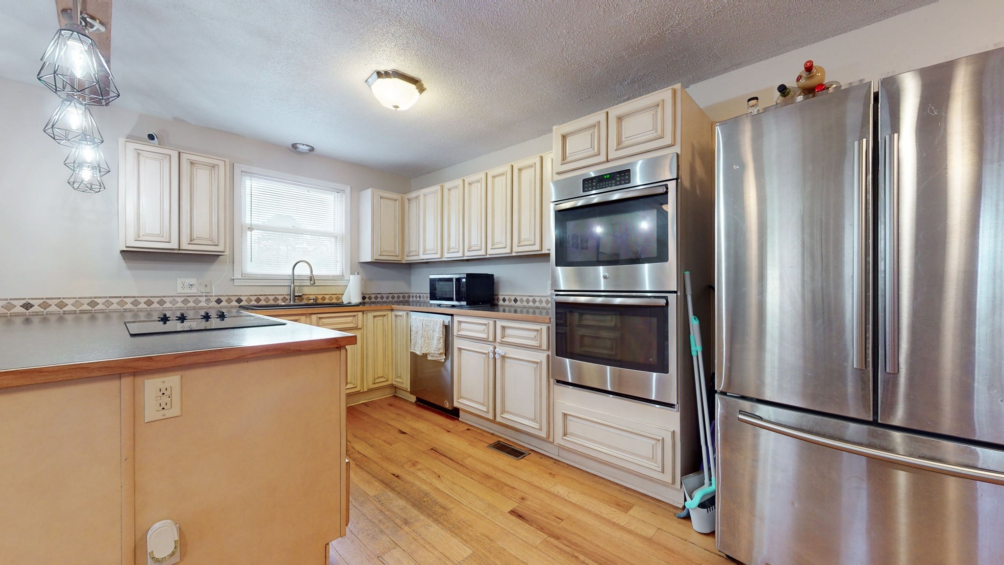 303 Inglewood Dr