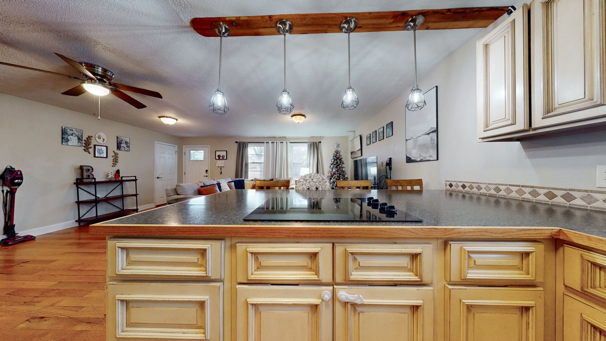303 Inglewood Dr