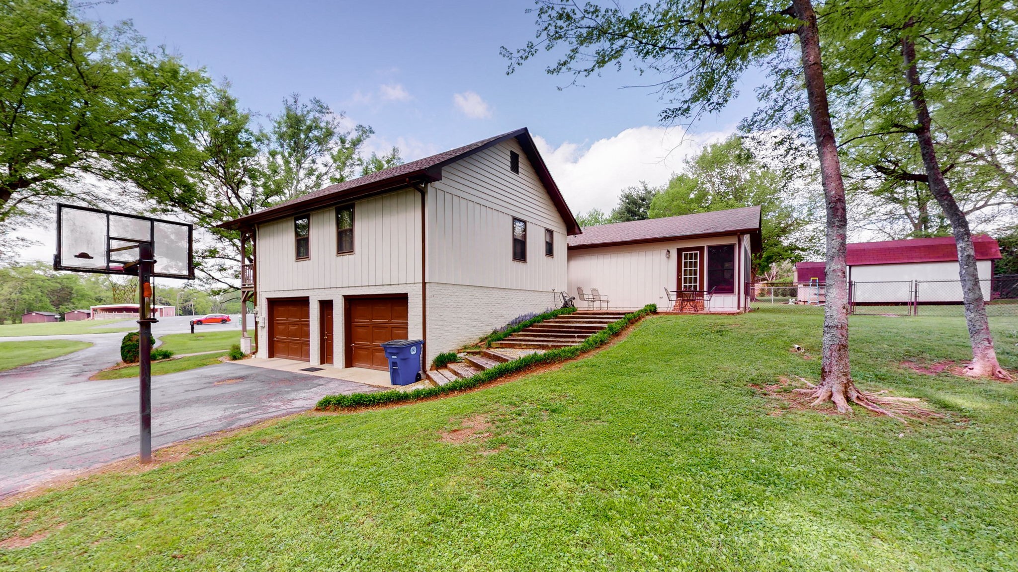 211 Stardust Dr