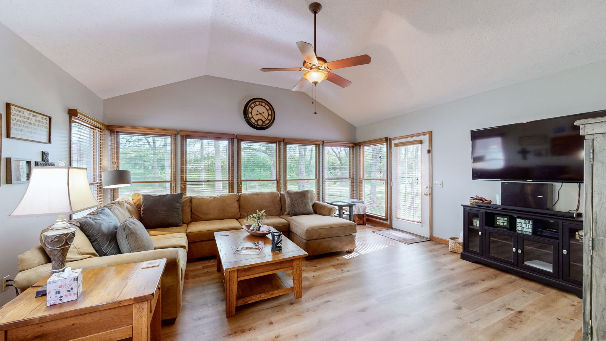 211 Stardust Dr
