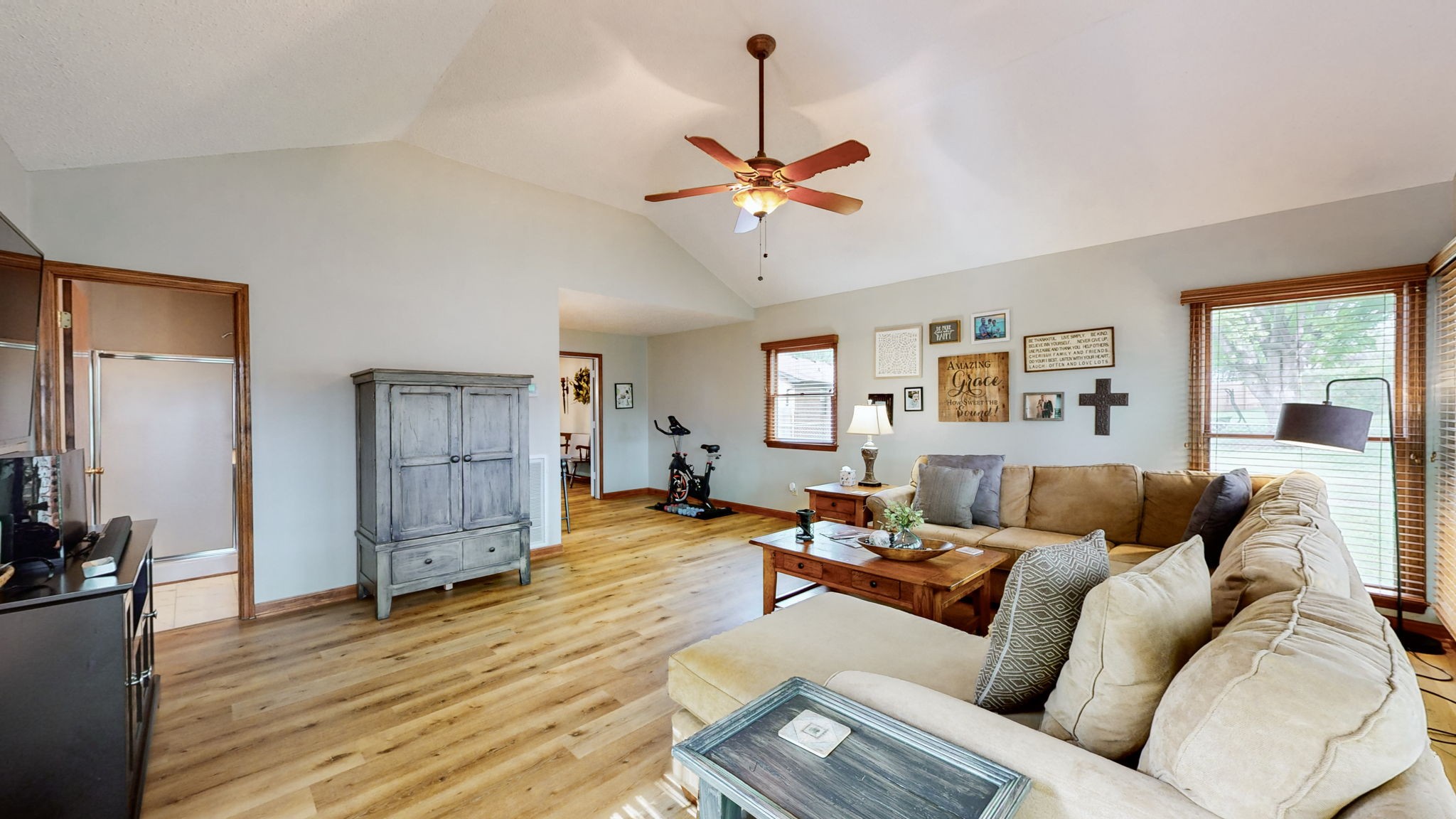 211 Stardust Dr