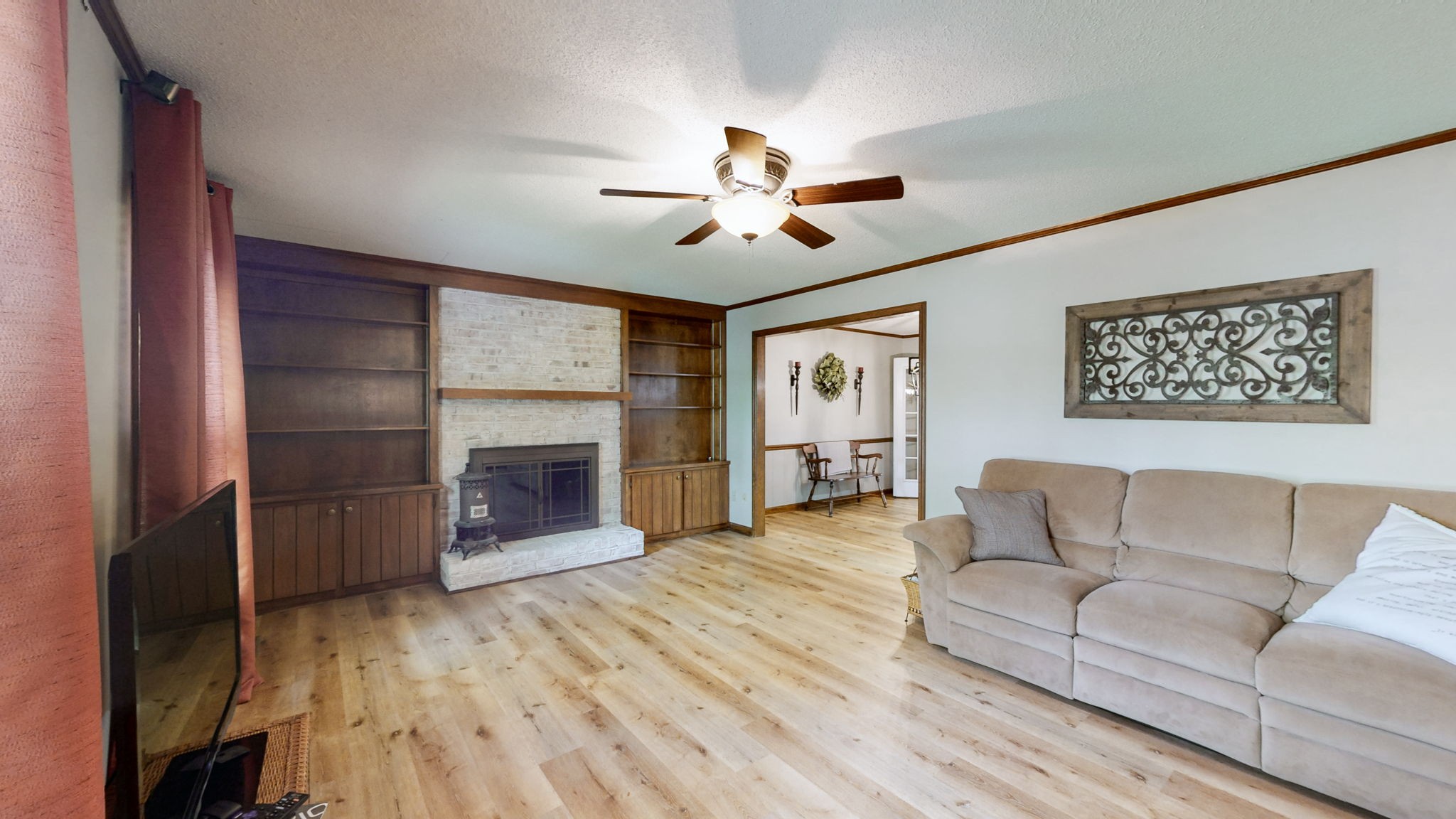 211 Stardust Dr