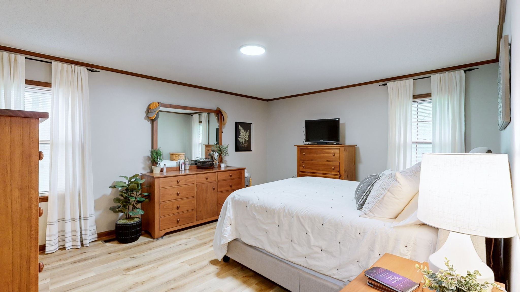 211 Stardust Dr